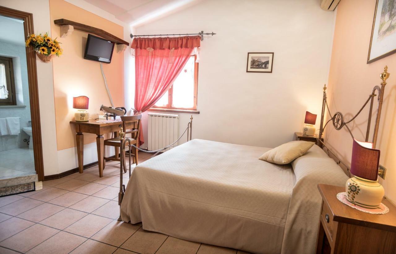 Bed and Breakfast La Piaggia Assisi Esterno foto